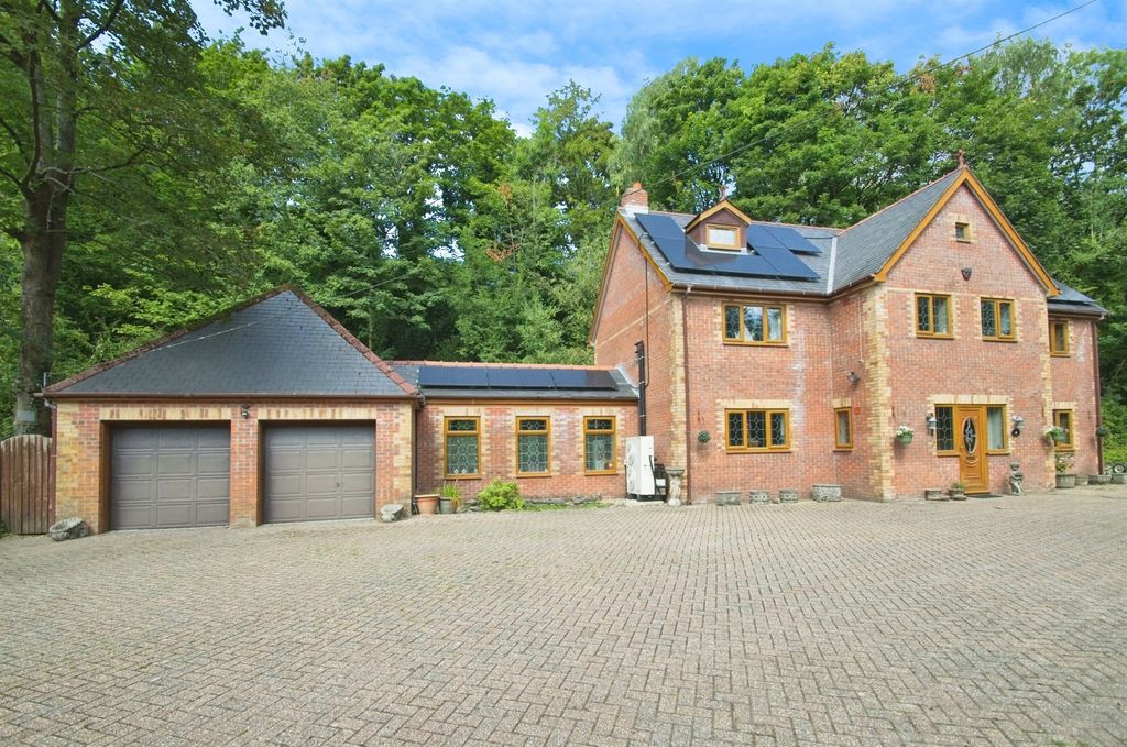 Property photo 1 of 34