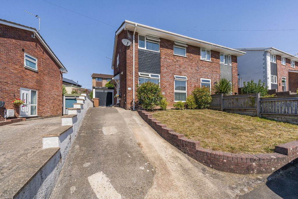 Property photo 1 of 31