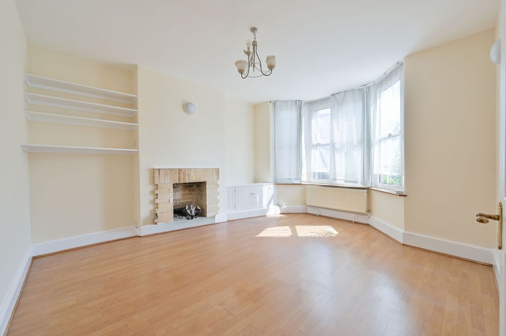 Property photo 2 of 14