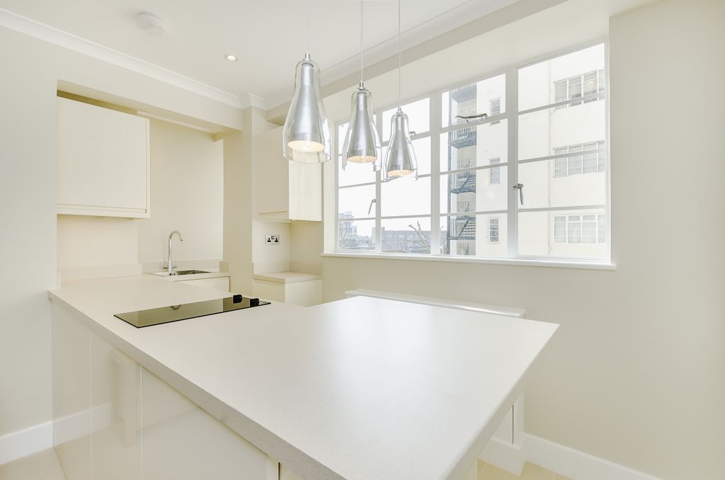 Property photo 2 of 7 Kitchen