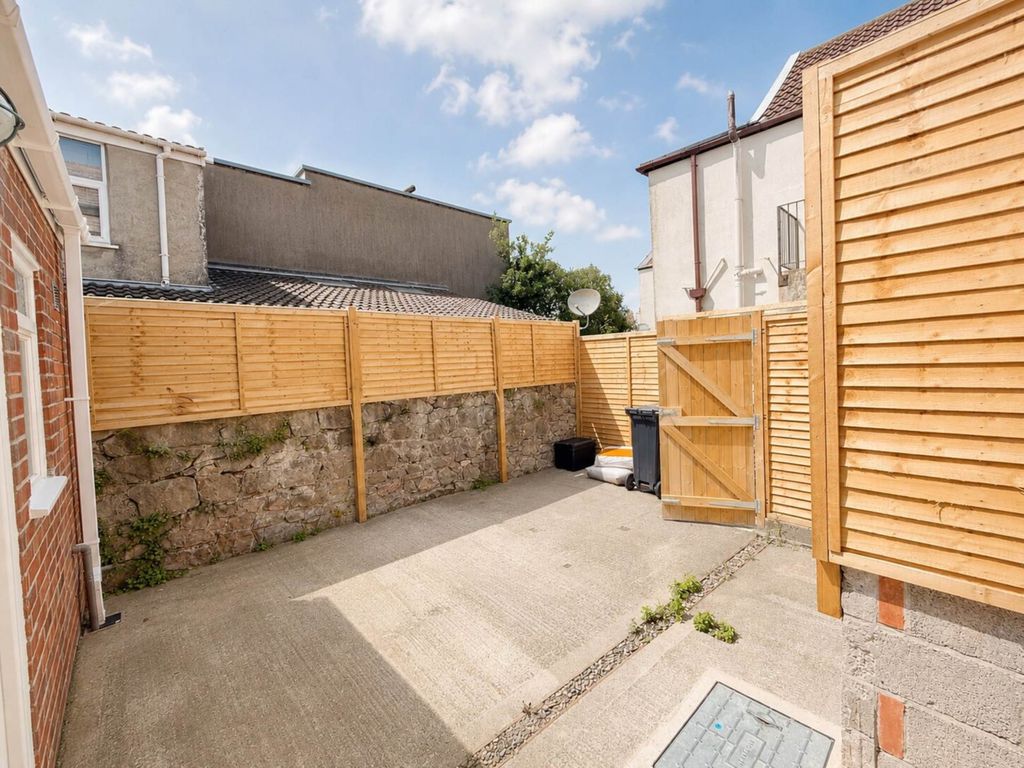 Property photo 2 of 7