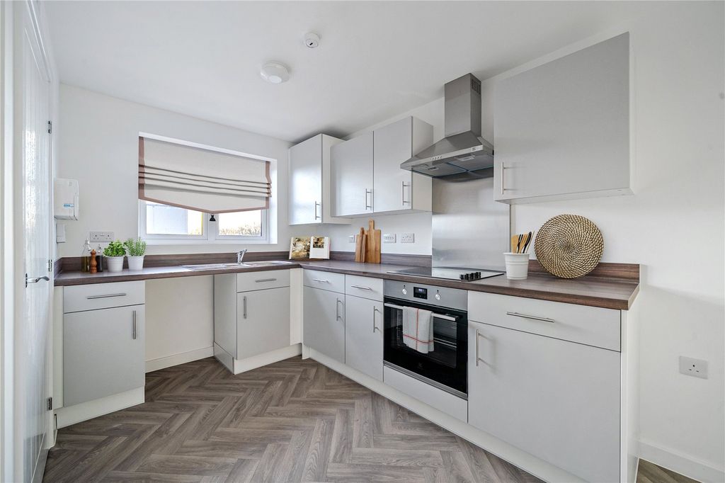 Property photo 2 of 9 Picture No. 16