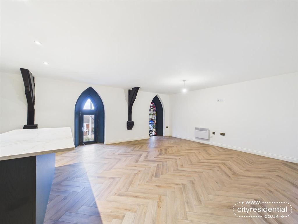 Property photo 3 of 22