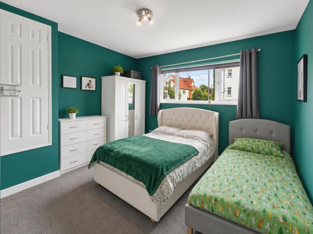Property photo 3 of 9 Double Bedroom