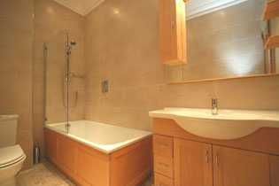 Property photo 2 of 9 Bathroom