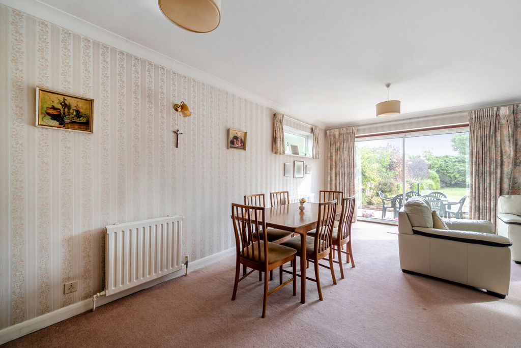 Property photo 2 of 19 1523545-10-1A0E74...