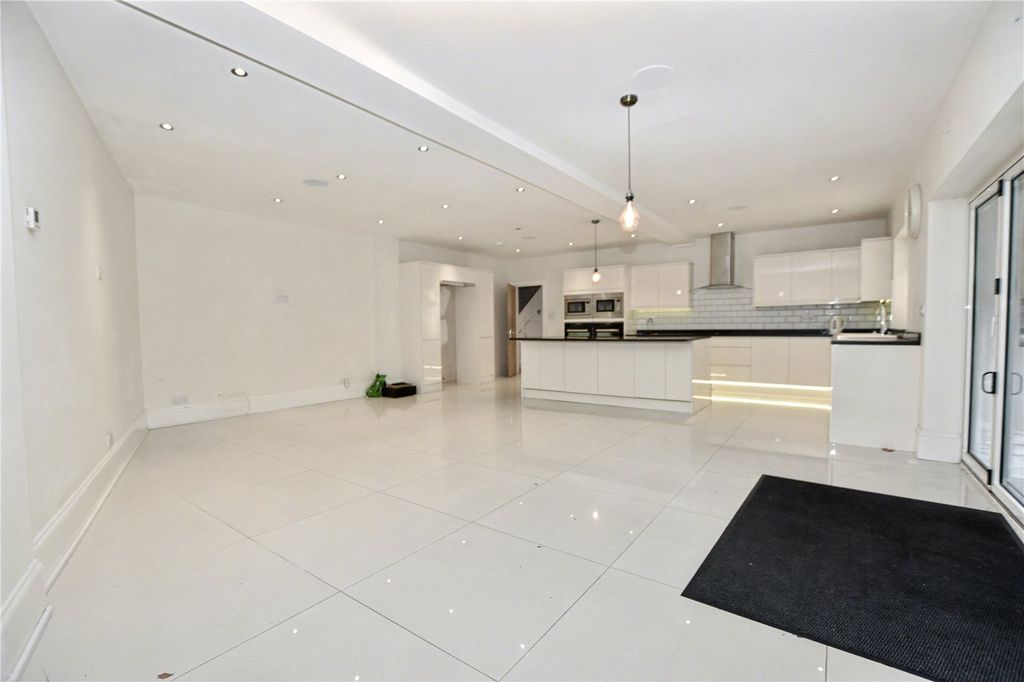 Property photo 3 of 25 Picture No. 28