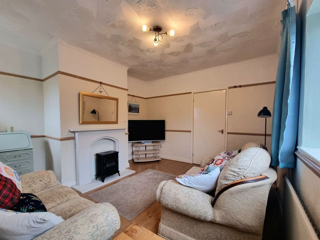 Property photo 2 of 27