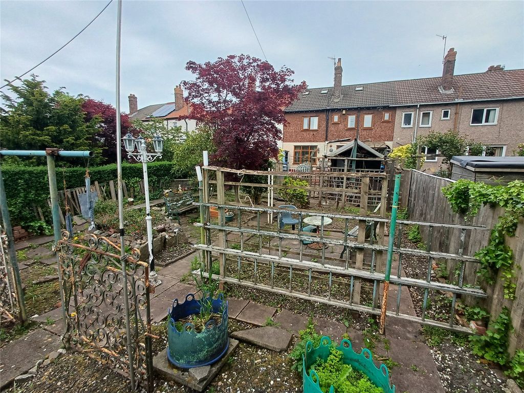Property photo 2 of 18 Picture No. 29