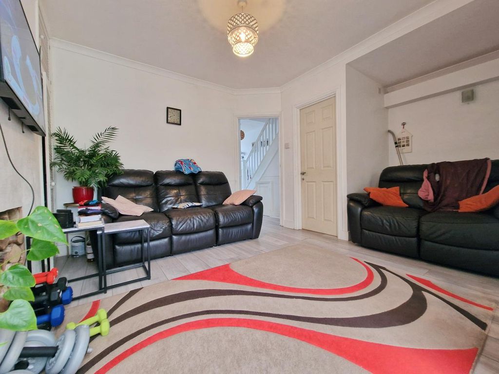 Property photo 3 of 19
