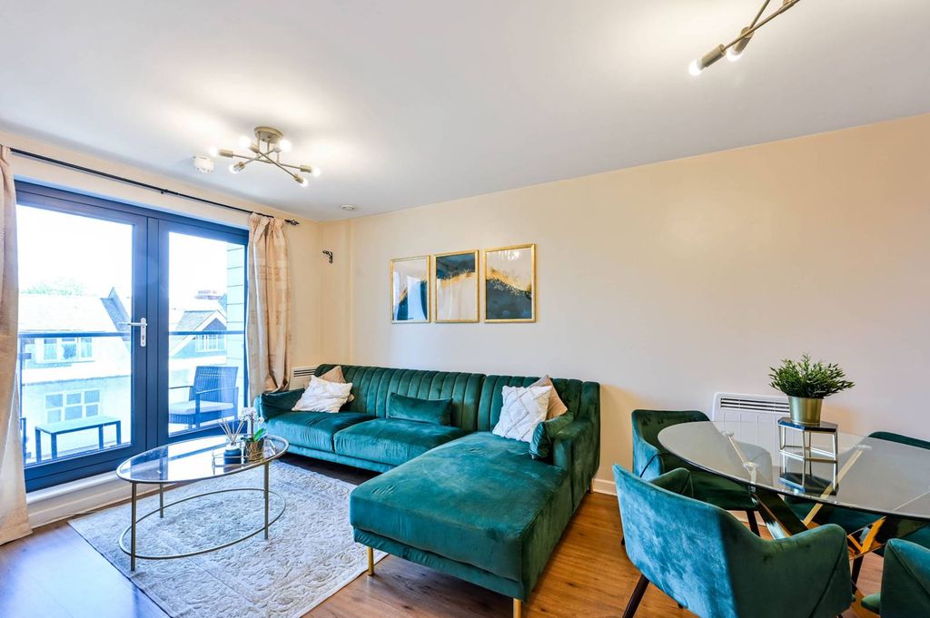 Property photo 2 of 11