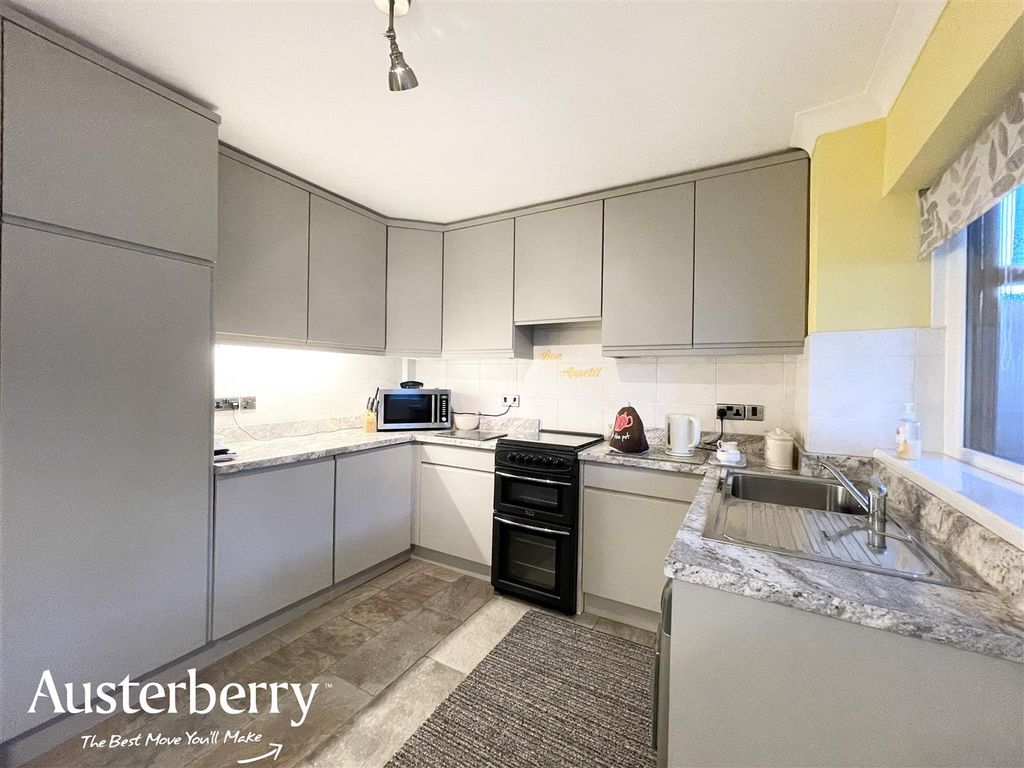 Property photo 2 of 17