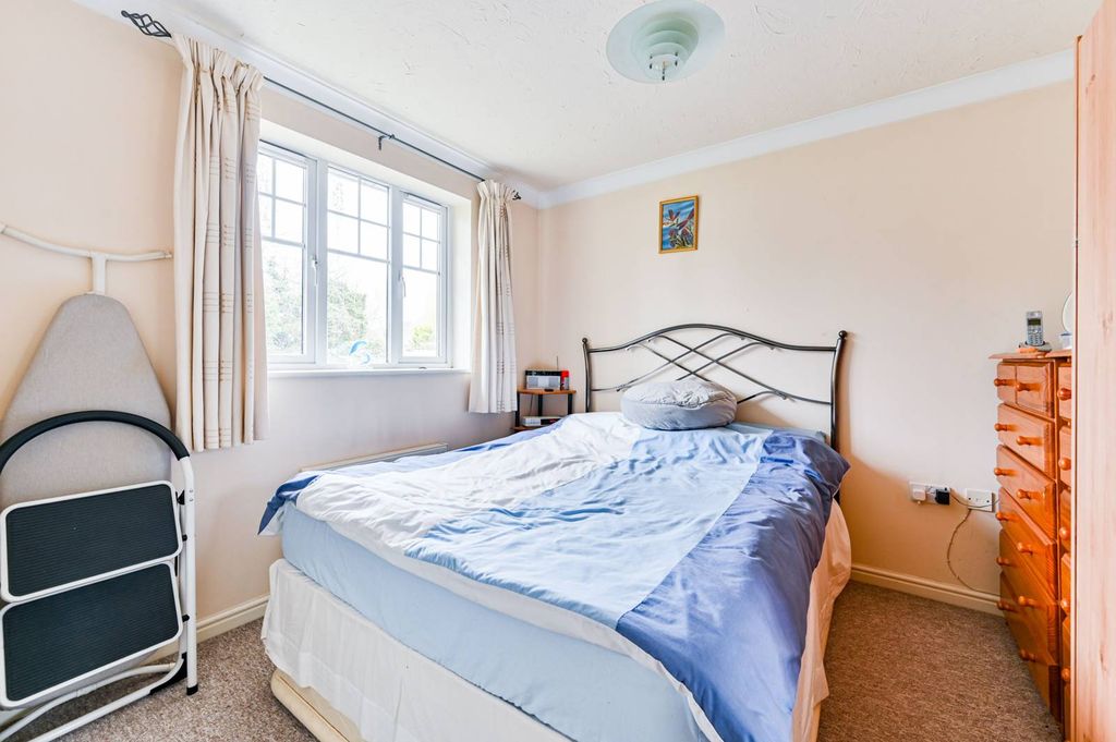 Property photo 1 of 5
