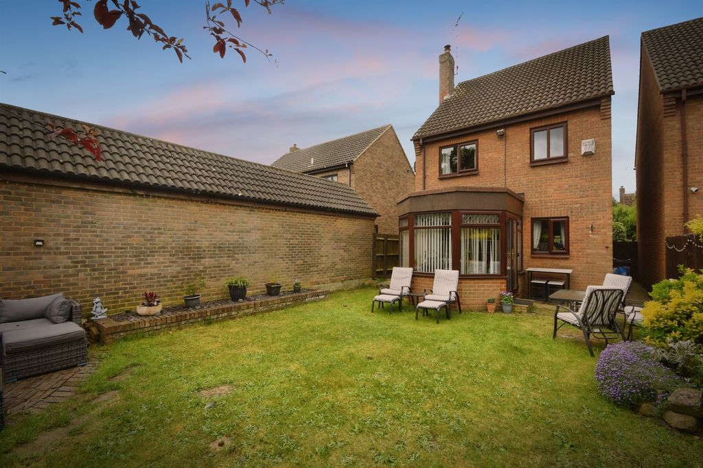 Property photo 2 of 19