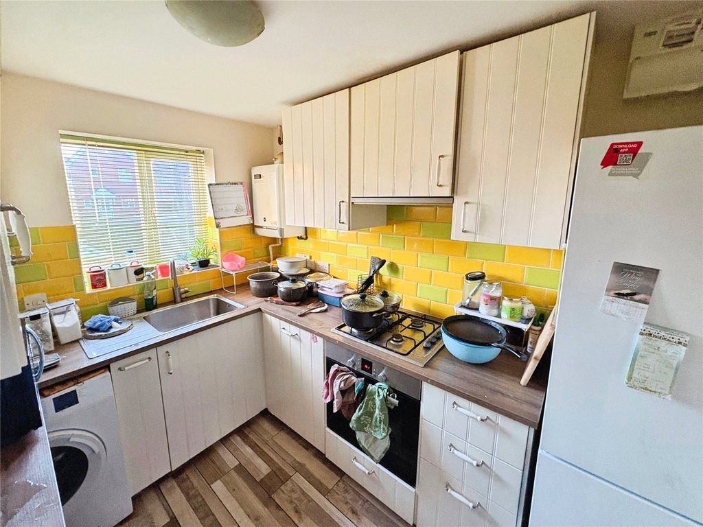 Property photo 2 of 6 Kitchen