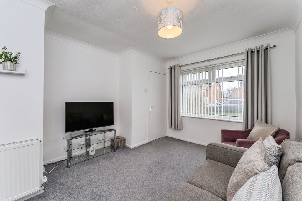 Property photo 2 of 17 Lounge