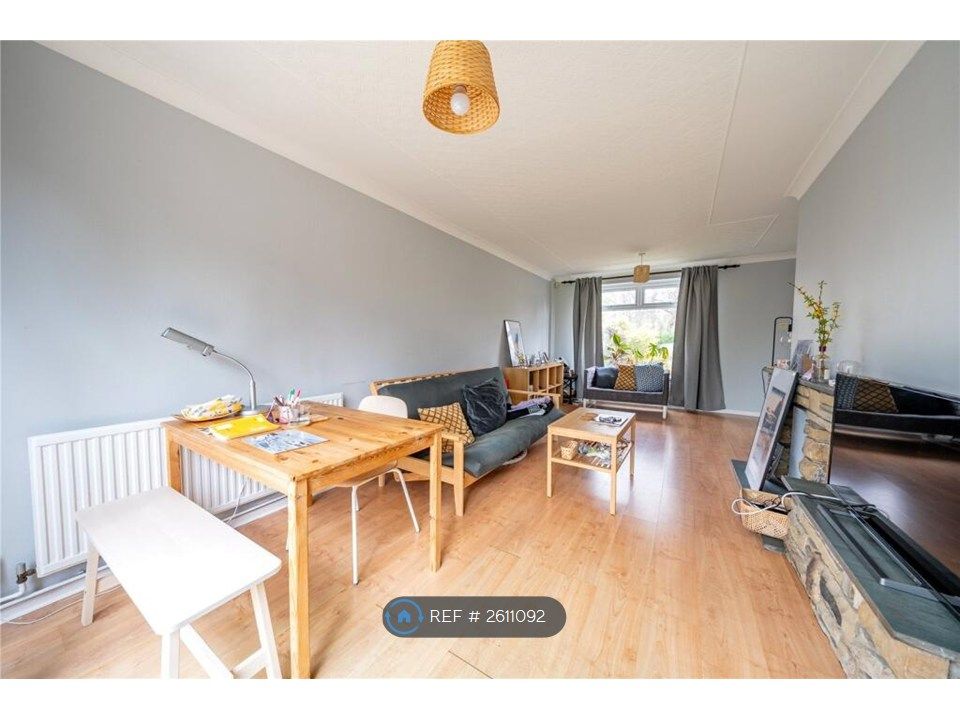 Property photo 3 of 15 Lounge / Dining B