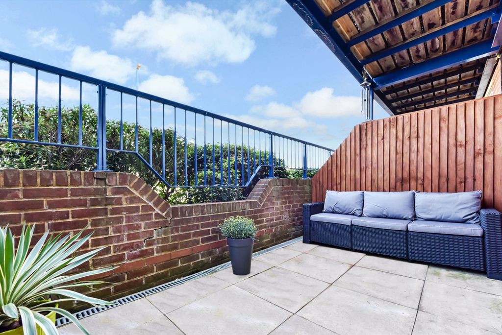 Property photo 3 of 14