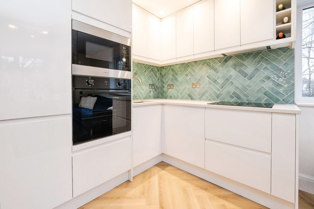 Property photo 2 of 16 Pbox-Img.Jpg