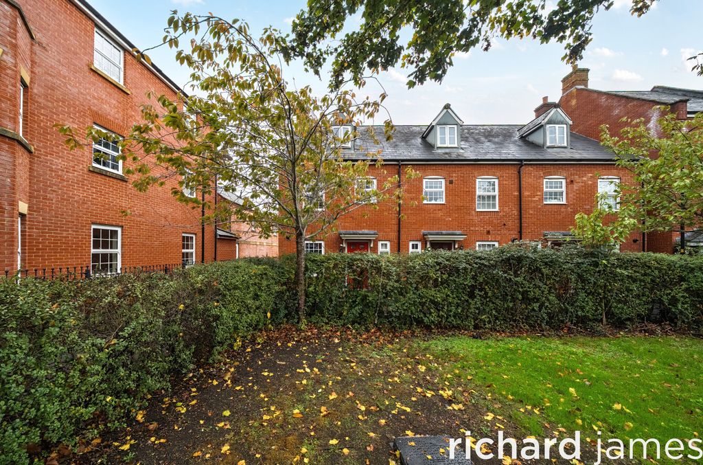 Property photo 1 of 12 7Df9ee4710E34081A2c47A3E8Ea69546