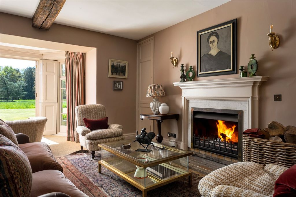 Property photo 3 of 18 Norcote House