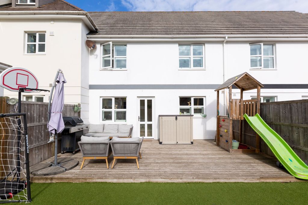 Property photo 1 of 31