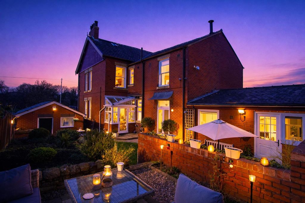 Property photo 2 of 41