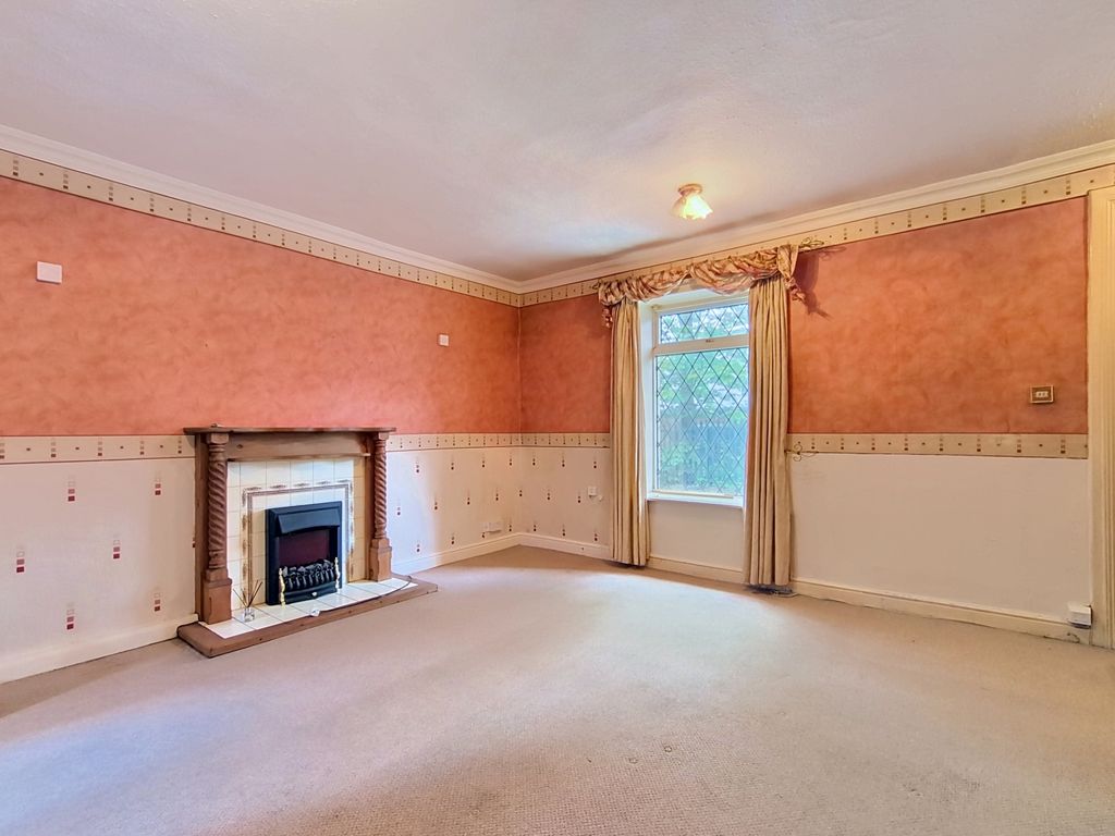 Property photo 3 of 9 16-Cliffe-Lane_00004