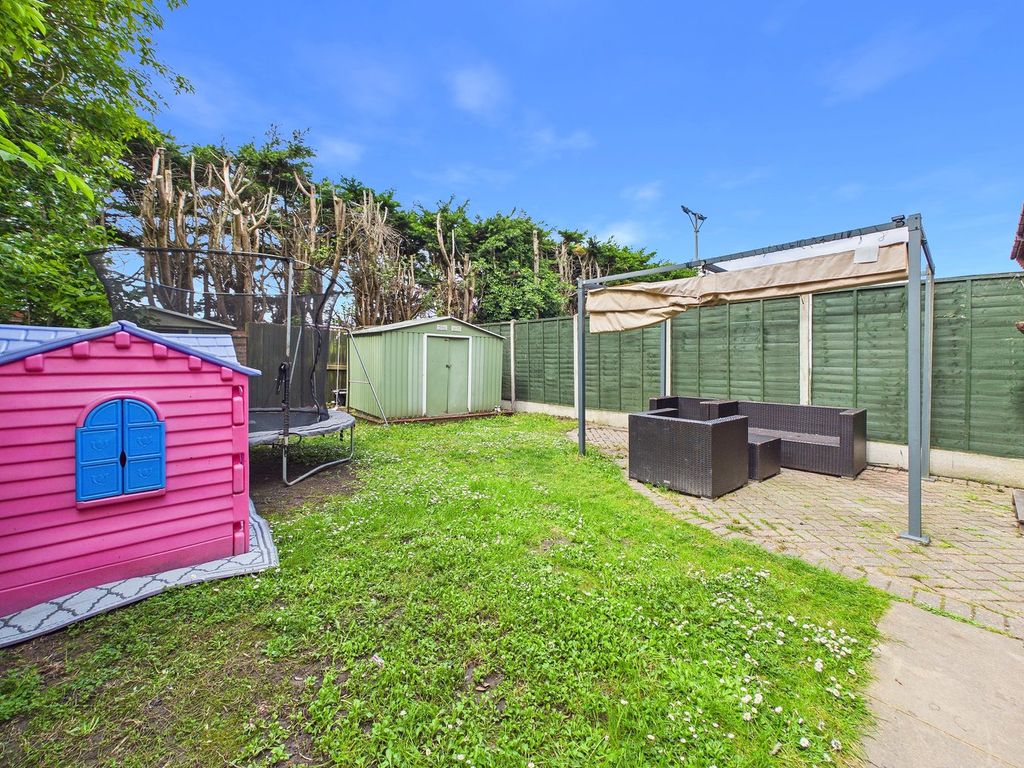 Property photo 2 of 20
