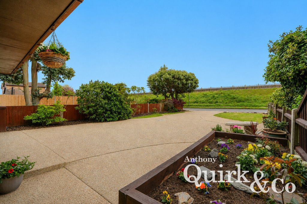 Property photo 2 of 30