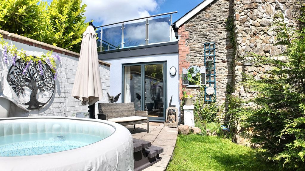 Property photo 3 of 47