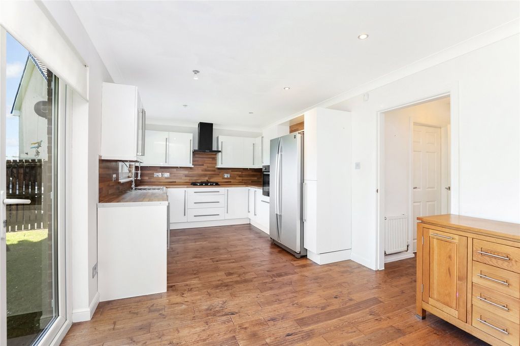 Property photo 3 of 23 Dining To Kitchen