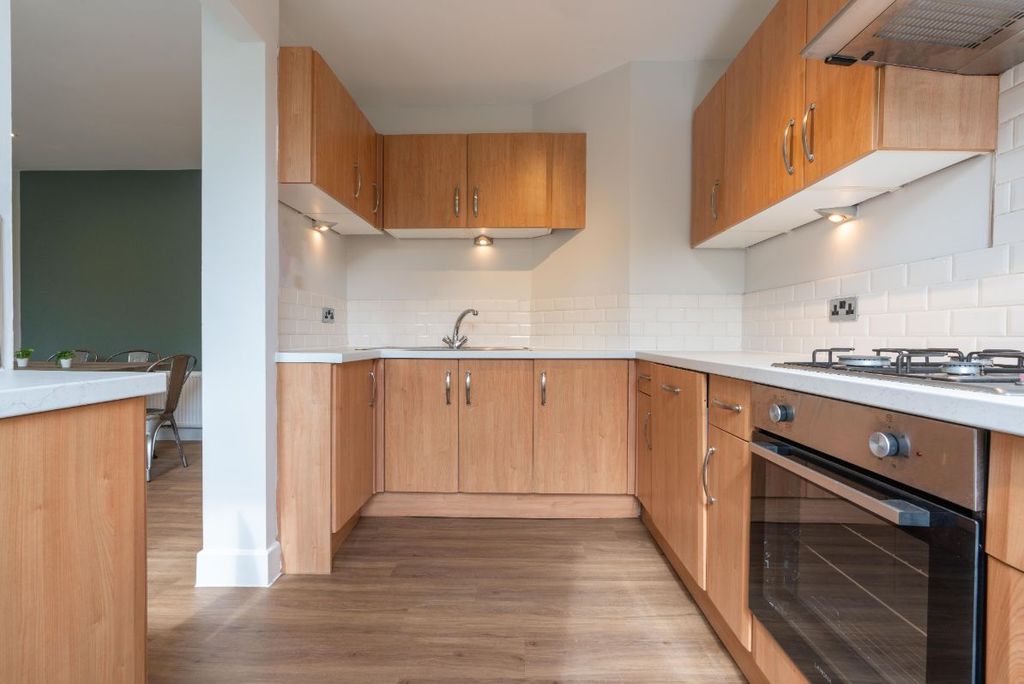 Property photo 2 of 10 Lhf4 - Kitchen