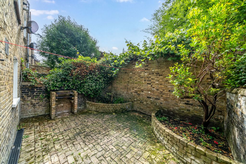 Property photo 3 of 13