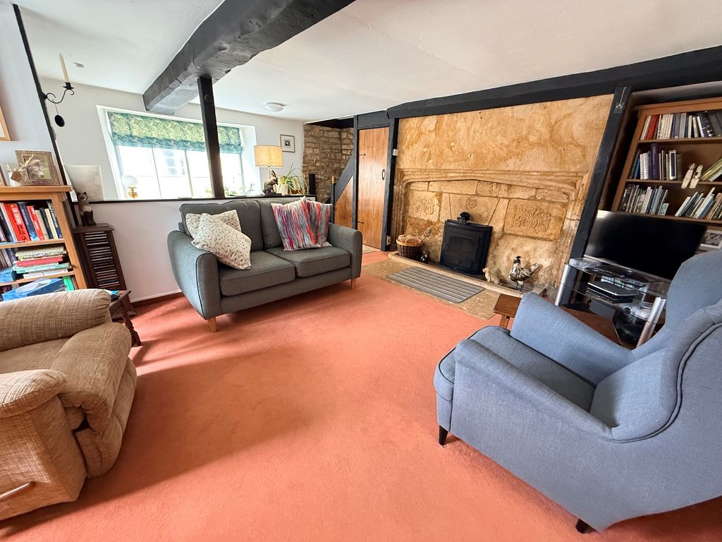 Property photo 3 of 23 Lounge Aspect Main