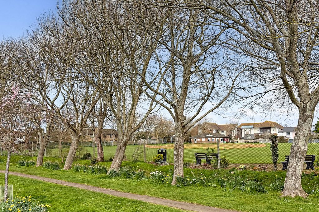 Property photo 2 of 12 Picture No. 13