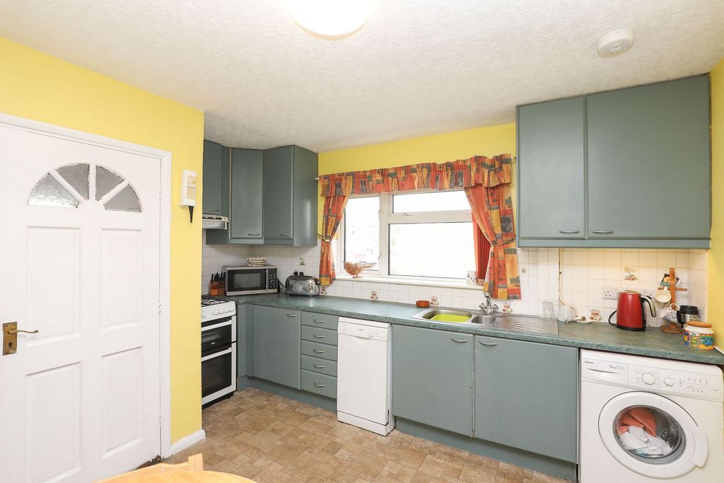 Property photo 2 of 26