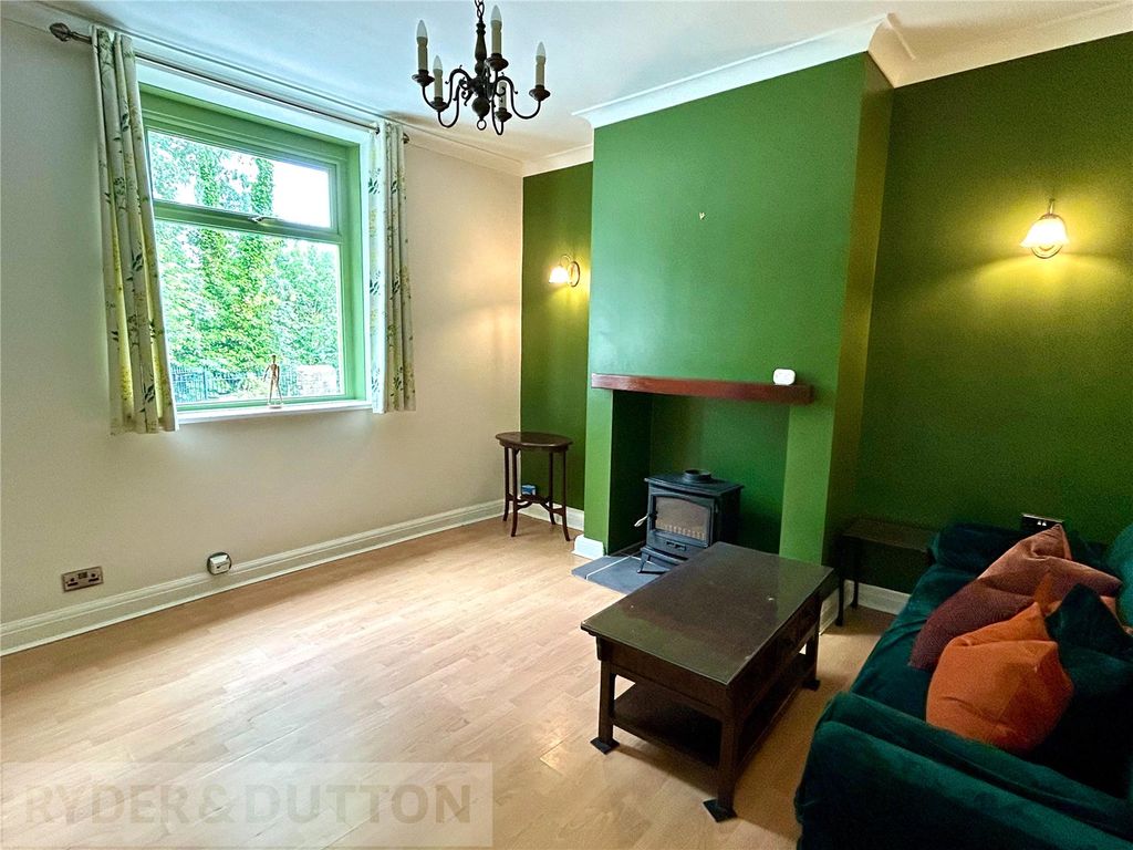 Property photo 2 of 15 Lounge