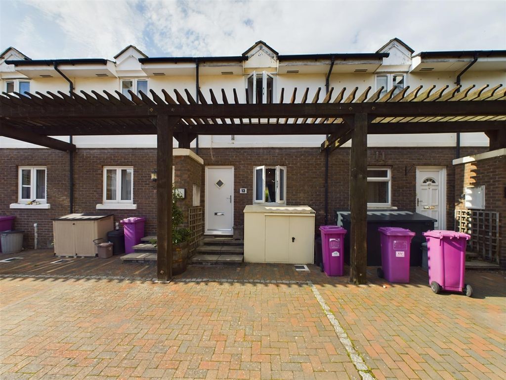 Property photo 2 of 17 Cam01894G0-Pr0028-Still022.Jpg