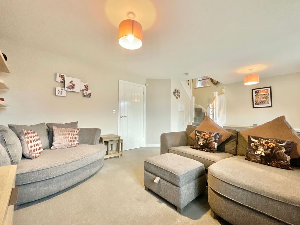 Property photo 2 of 27