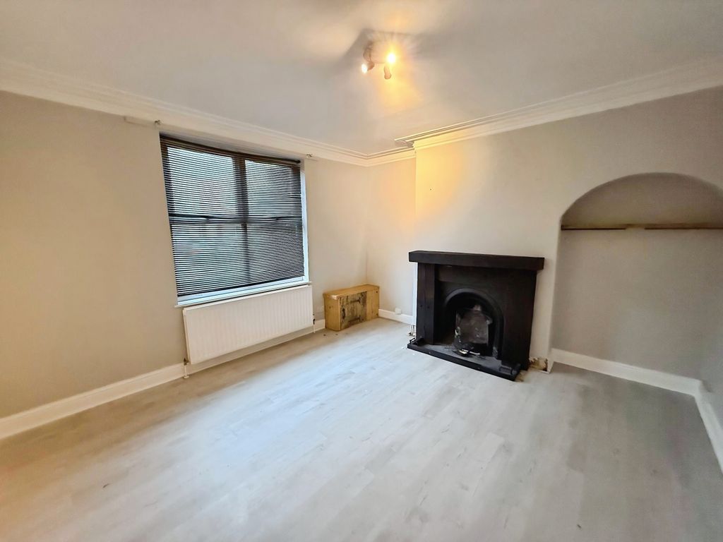 Property photo 2 of 13 78563F7B-Whatsapp 20Image 202025-12-04 20At 2011.5