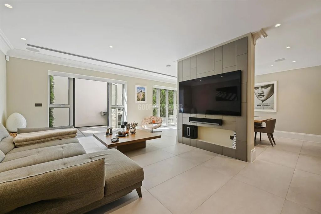 Additional image 5 of 3 bed flat to rentBushey Heath, Bushey WD23