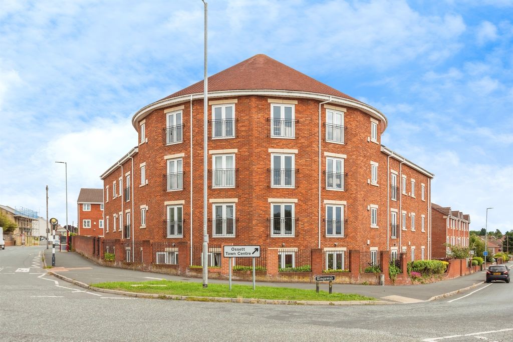Property photo 2 of 17