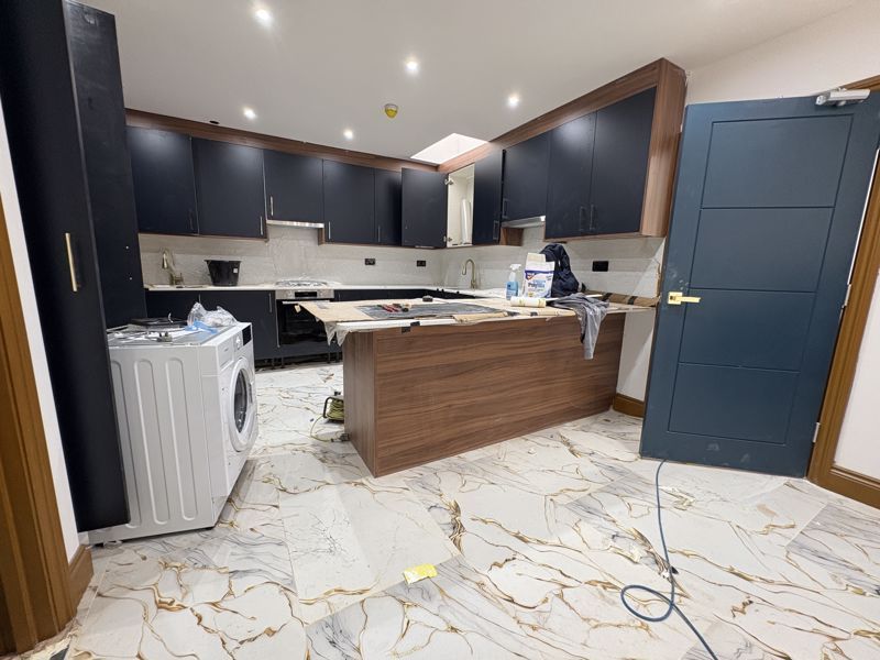 Property photo 2 of 11 Photo 3