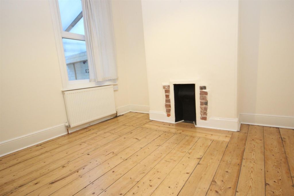 Property photo 3 of 9 Dining Room.Jpg