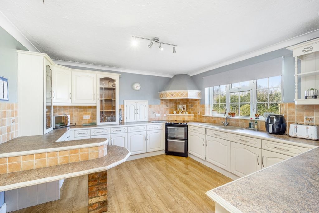 Property photo 2 of 28 Keppel Gate (Amber Hill)-24