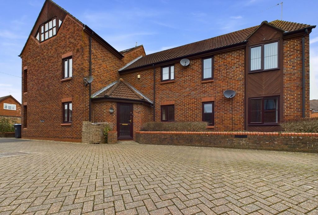 Property photo 1 of 8 Accommodation (All d