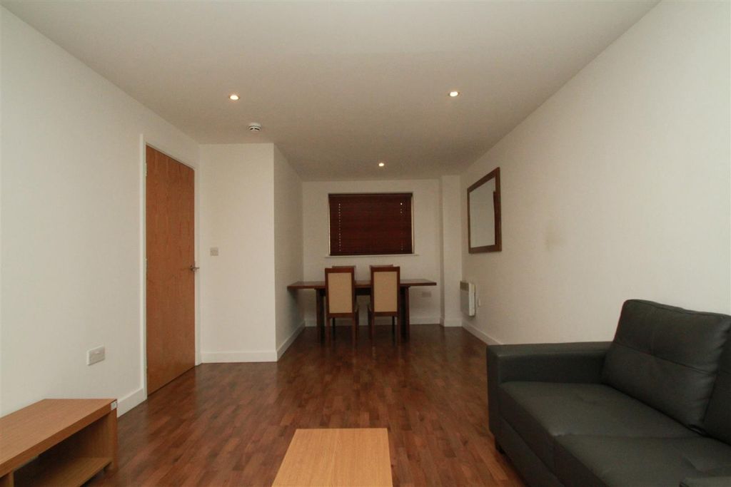 Property photo 3 of 12