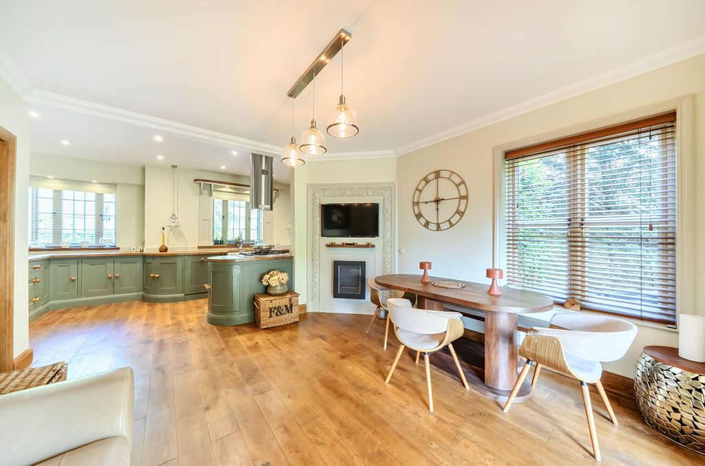 Property photo 2 of 20 1470025-10-6A357B...