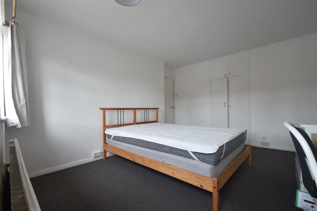 Property photo 2 of 11 Bedroom